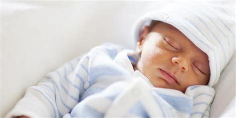 20 aylık bebek ne kadar uyumalı